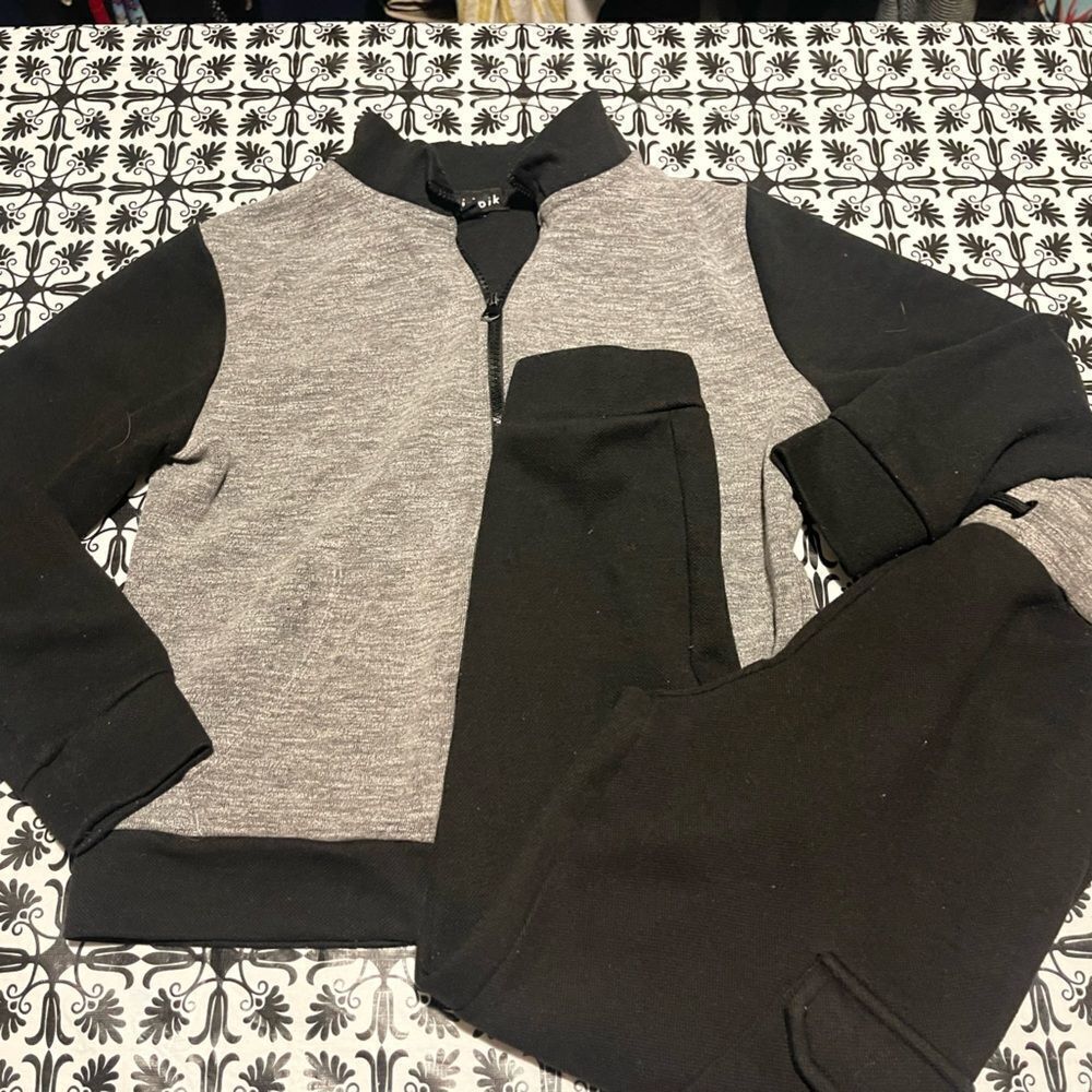 Kidpik - Boy’s gray / black bonded track jacket and joggers set